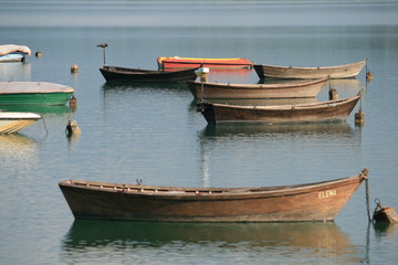 barche - Lago di Santa Croce