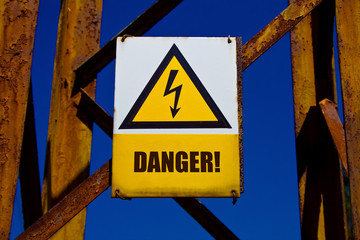 picture of warning board - DANGER