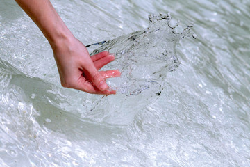 Fototapeta premium Hand dancing with the water