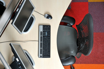 An office hot desk