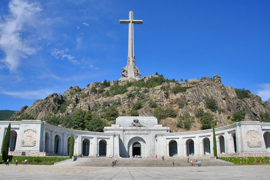 Valle de los Ca&iacute;dos - Madrid