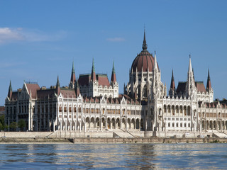 Fototapeta na wymiar Parlament w Budapeszcie