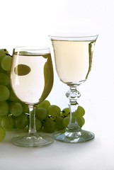 white wine and grapes