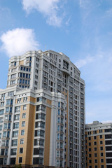 Fototapeta premium modern residential construction against blue sky