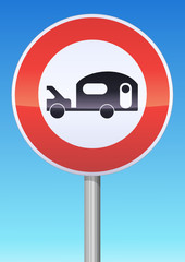 Acc&egrave;s interdit aux v&eacute;hicules tractant une caravane