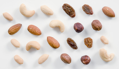 Obraz premium Nuts and raisins