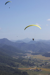 Paragliding über dem Itajai-Tal