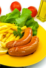 Deutsche Bratwurst,Pommes-Frites,Salat