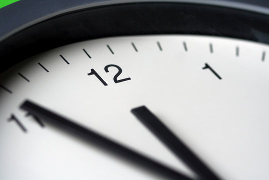 Uhr, F&uuml;nf vor Zw&ouml;lf, Mittag, Countdown