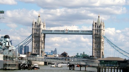 Fototapeta na wymiar Pont Tower Bridge