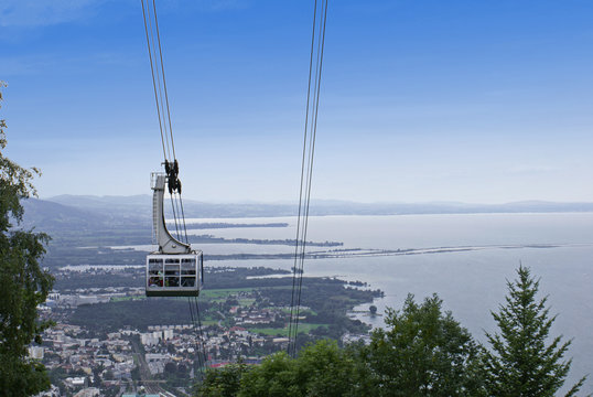Bergbahn mit Blick auf den Bodensee