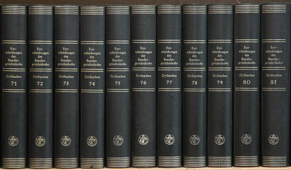 Buchrücken Rechtsanwaltsbibliothek