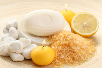 Obraz na płótnie Canvas bath salt and soap - lemon beauty treatment