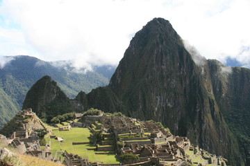 Machu Picchu in cloud © Diana