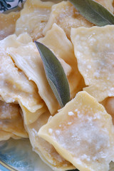 Tortelli di ricotta alla salvia - Primi Emilia Romagna