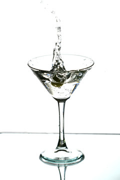 alcohol martini splash mixed cocktail