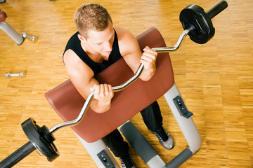 Training mit Langhantel