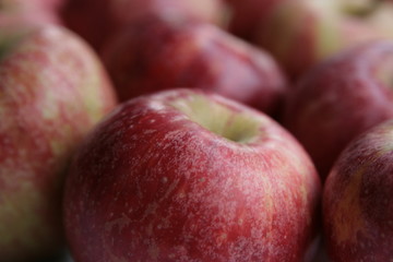 Fototapeta na wymiar całe jabłka