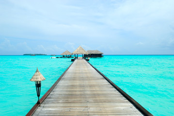 Fototapeta na wymiar Piękny widok na ocean z tropikalnej wyspie w Malediwy