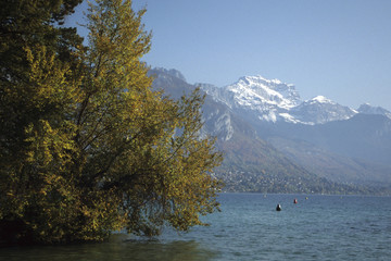 Fototapeta na wymiar Jezioro Annecy i Spinner (2351m)