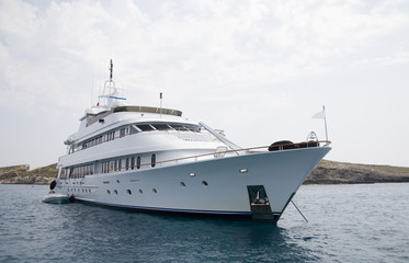 Fototapeta na wymiar Luxury yacht in a blue bay