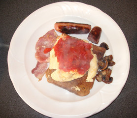 cooked breakfast on one slice of wholemeal bread