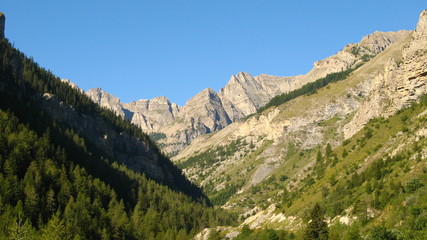 Fototapeta na wymiar alpine peaks