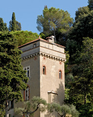 Fototapeta na wymiar villa torre medievale