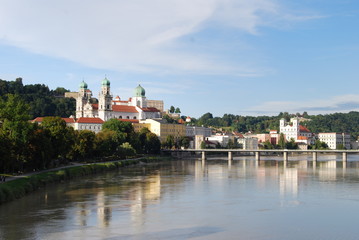 Obraz na płótnie Canvas Zobacz Passau z przystani - 1