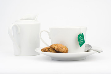 taza blanca aislada sobre fondo blanco