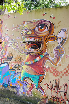 Graffiti de monstre sur un mur.