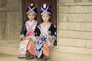 Fototapeta na wymiar Laos Hmong Mädchen