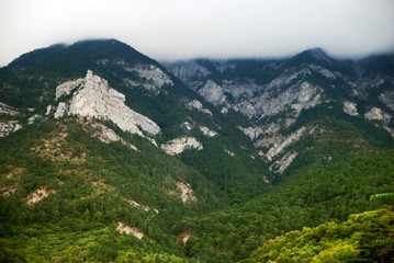 Fototapeta na wymiar overcast day in mountains of Crimea