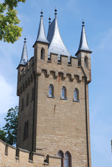Obraz premium Blick auf den Wehrturm auf Burg Hohenzollern