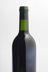 botella de vino tinto