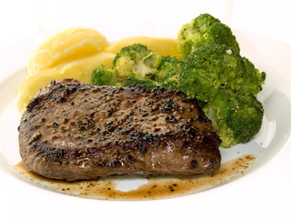 steak with broccoli