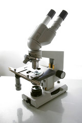 Microscope