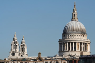 Fototapeta na wymiar Kopuła katedry Świętego Pawła w Londynie