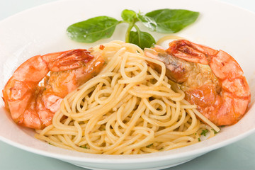 Spaghetti with shrimps