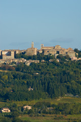 Fototapeta na wymiar Średniowieczne miasteczko Montepulciano, Toskania, Włochy