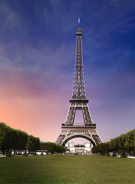 Le Tour Eiffel - Paris