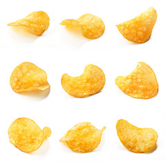 Kartoffel Chips vor weißem Hintergrund
