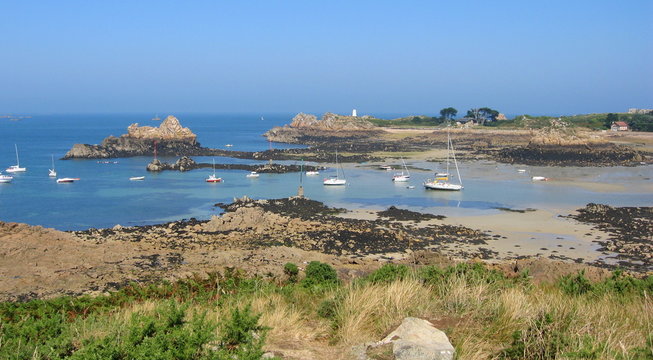 panorama sur les &icirc;lots (Br&eacute;hat)
