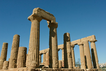 rovine di un tempio ad agrigento in sicilia 2