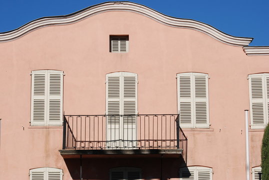 fa&ccedil;ade charme