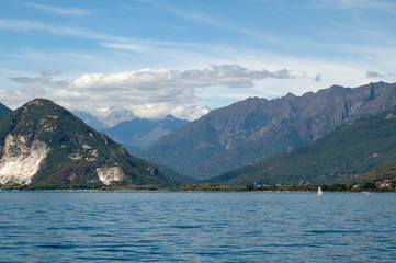 Fototapeta na wymiar lac Italien