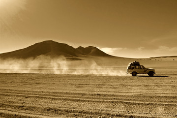 natural background, jeep in bolivian's desert