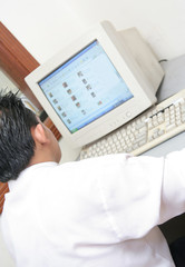Obraz premium man browsing