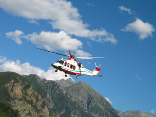 Obraz na płótnie Canvas elicottero
