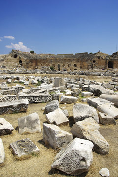 Ruins od ancient city Hierapolis. Pamukkale, Turkey.
